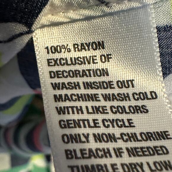 Crown & Ivy Top Petite Large Flowy Elephant Parade Print Peasant  Green - Picture 5 of 6